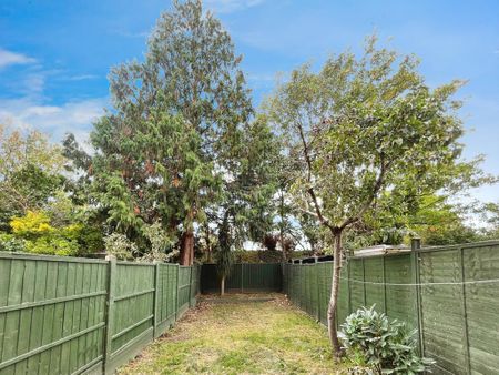 2 bedroom terraced house to rent - Photo 4