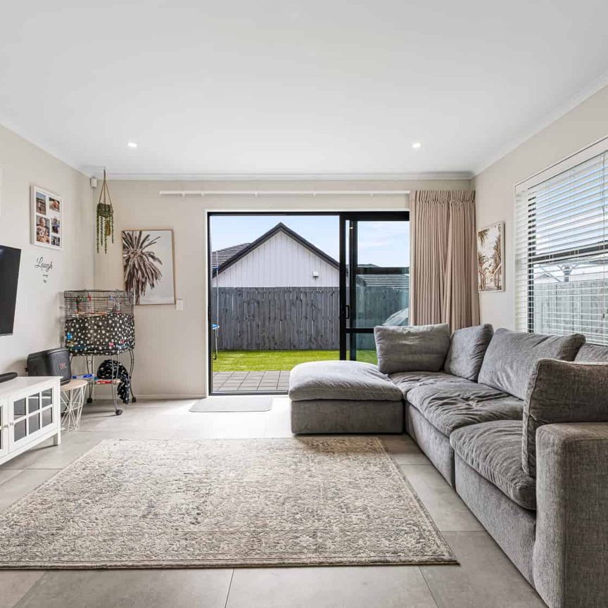 Smart, Stylish Living in the Heart of Whenuapai - Photo 1