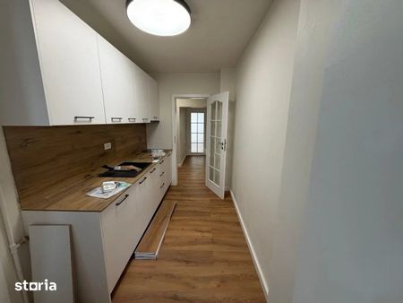 Apartament 3 camere pretabil pentru birouri, salon infrumusetare, cabi - Fotografie 3