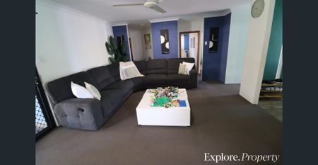 Well maintained home in Eimeo - Photo 2