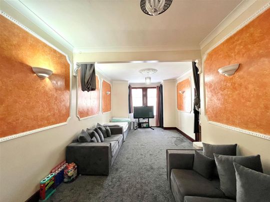 Mortlake Road, Ilford - Photo 1