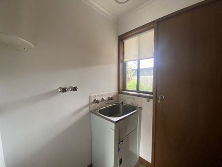 1/12 Staverly Road, Herne Hill - Photo 2