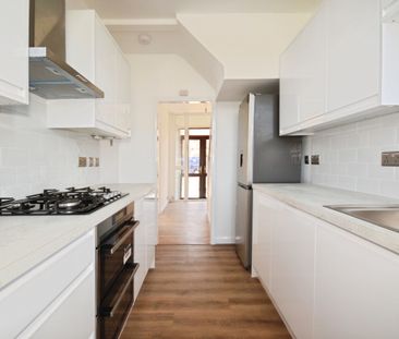 3 bedroom terraced house to rent - Photo 5