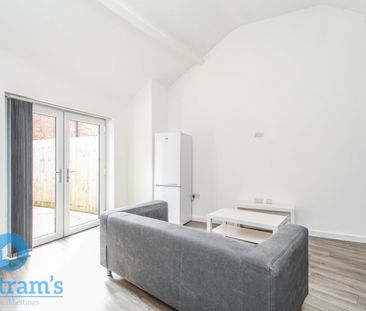 2 bed Apartment for Rent - Photo 1