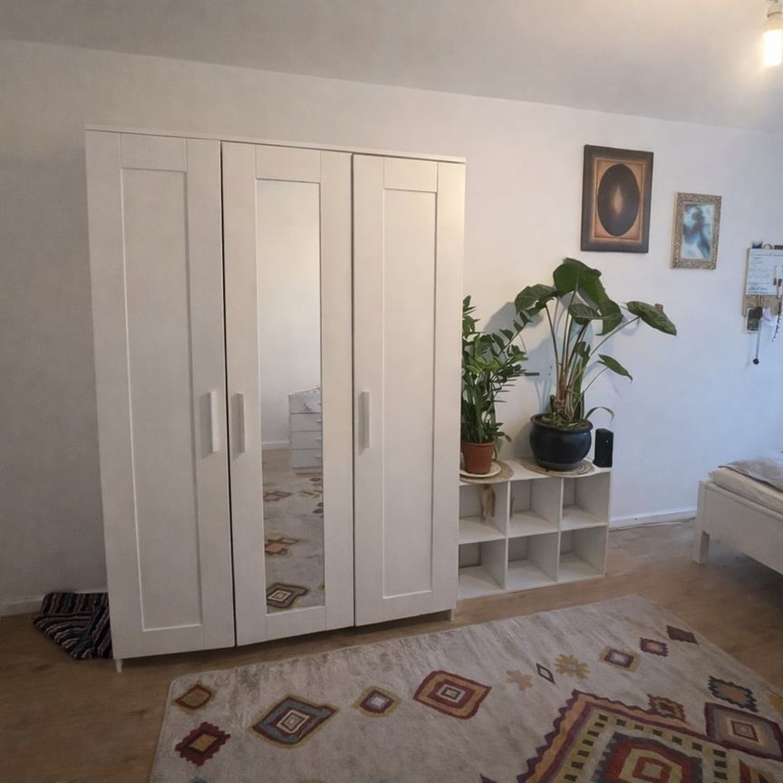 Room in a Shared Flat, Crowhurst House, SW9 - Photo 1