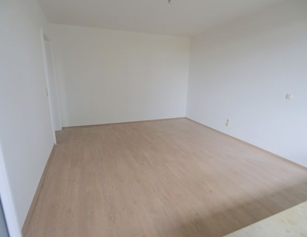 Willkommen in Ihrem neuen Zuhause! Weitläufige 4-Zimmer-Wohnung mit zwei Balkonen. - Photo 1