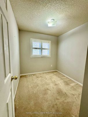 For Lease - 5 Holroyd Street Unit# Upper, Ajax, Ontario - Photo 1