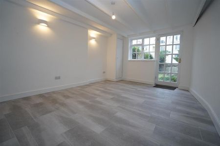 2 bedroom terraced house to rent - Photo 2