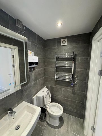 1 Bed Flat, Cranbrook Road, IG6 - Photo 5