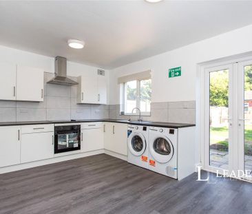 1 bedroom in a house share to rent - Photo 3