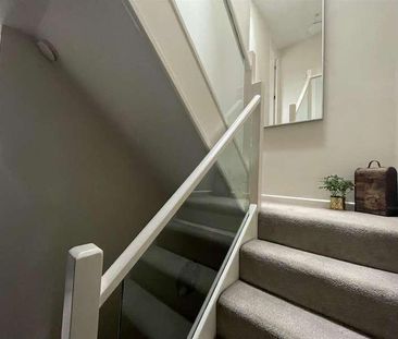 Murray Road, Northwood, HA6 - Photo 3