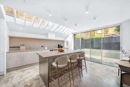 4 bedroom terraced house to rent - Photo 5