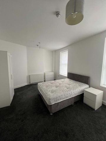 Room in a Shared House, Upper Town Street, LS13 - Photo 4