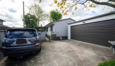 Well-Presented Three Bedroom Home - Photo 3