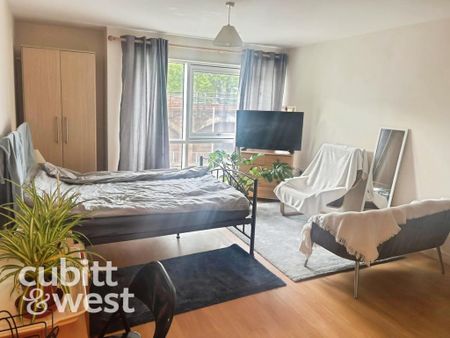 Studio to rent - Photo 2