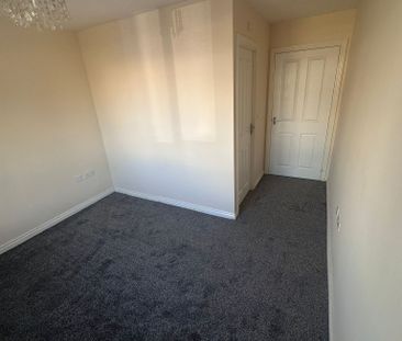 2 bedroom flat on Signalman Court, CV21 1FR area - Photo 3