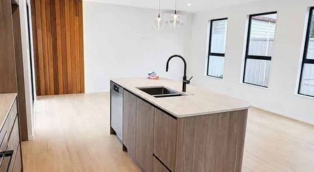 Brand-New 4-Bedroom Opposite Waiatarua Reserve - Photo 2