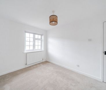 2 bedroom house to rent Andover Road, Cheltenham, Gloucestershire, ... - Photo 2