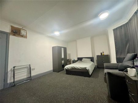 Property to rent - Photo 5