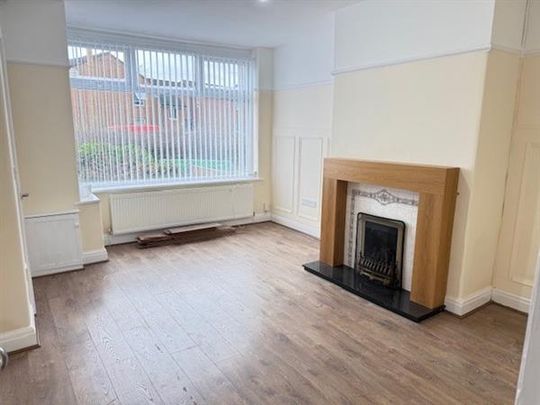 3 Bedroom Terraced House For Rent in Ashton Road East, Manchester - Photo 1