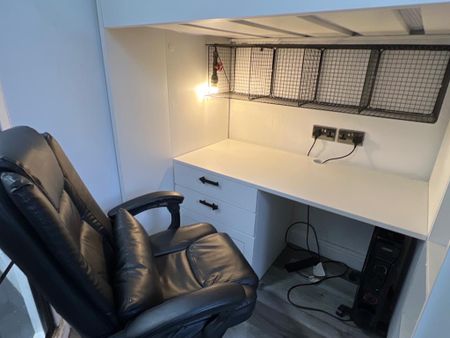 Studio Flat, Banff Road, M14 - Photo 5