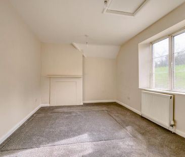 2 bedroom semi-detached house to rent - Photo 4