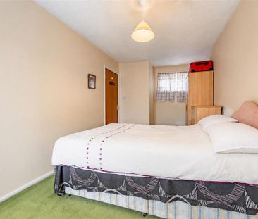 4 bedroom terraced house to rent - Photo 6