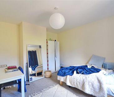 4 bedroom terraced house to rent - Photo 4