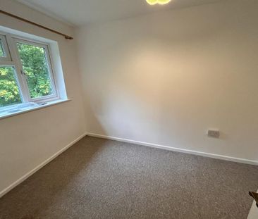 2 bedroom end of terrace house to rent - Photo 5