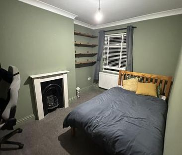 Double Room in House in Hither Green - Photo 1