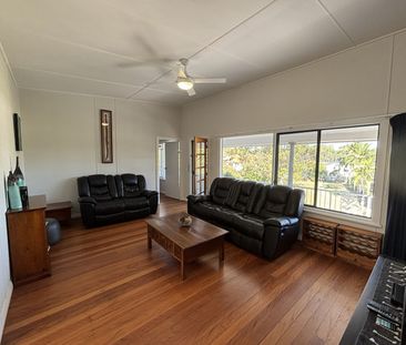 Charming & Comfortable Living - Photo 1