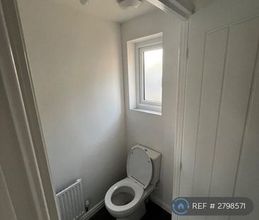 2 bedroom semi-detached house to rent - Photo 2