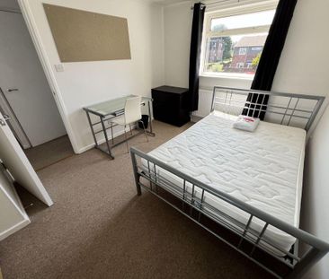 4 bedroom terraced house to rent - Photo 6