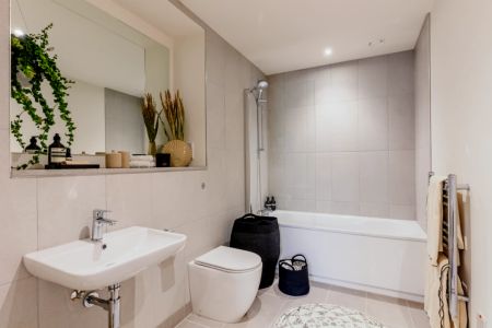 One Bed (Type C) - Photo 4