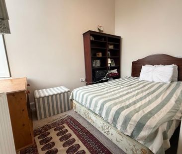 3 bedroom flat to rent - Photo 5