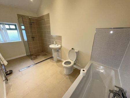 1 bedroom barn conversion to rent - Photo 5