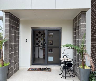 2 Blue Lakes Place, North Kellyville, NSW 2155 - Photo 2