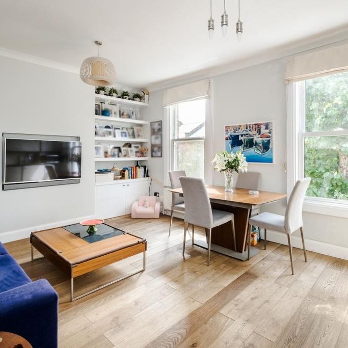 3 bedroom flat to rent - Photo 1