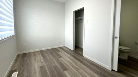 Modern 2 Bed / 2 Bath Main Floor In Seton - Photo 3