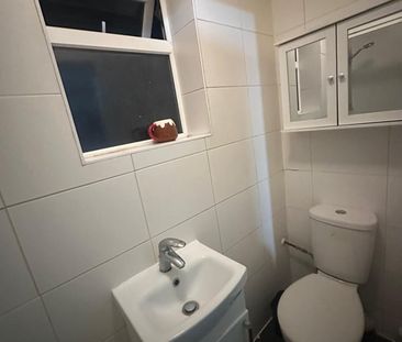 Studio Flat, Middleham Road, N18 - Photo 6