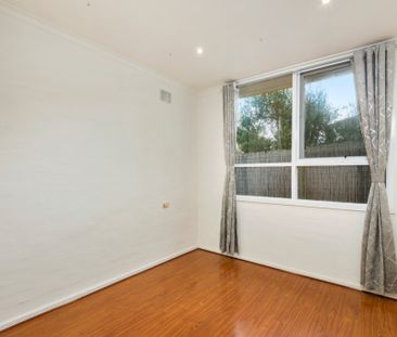 Perfectly Located 2 Bedroom Unit - Photo 3