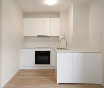 Freshly Renovated 1-Bedroom Gem in Neutral Bay! - Photo 3