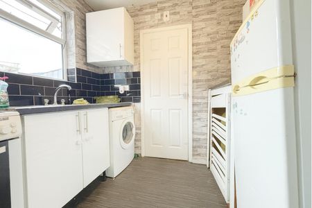 2 Bedroom Flat To Let - HP12 - Photo 4