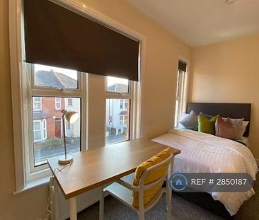 1 bedroom in a house share to rent - Photo 5