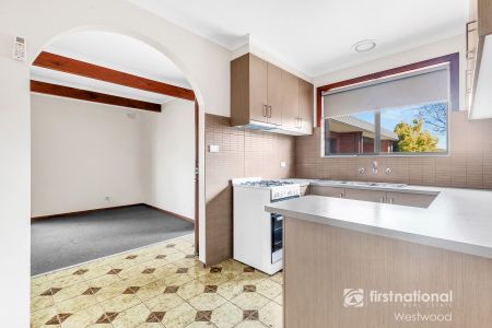 Cambridge Over Troubled Waters - Photo 4