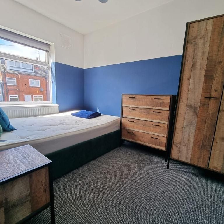 3 bedroom terraced house to rent - Photo 1