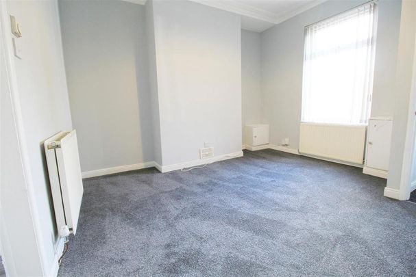4 bedroom terraced house to rent - Photo 1