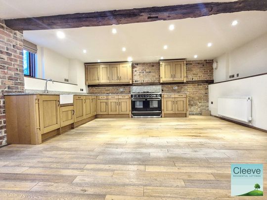 3 bed barn conversion to rent in Southam Lane, Southam, GL52 - Photo 1