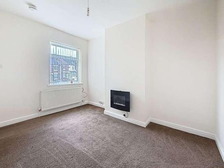 First Floor Flat, Newport Street, Middleport, Stoke-on-trent, ST6 - Photo 2