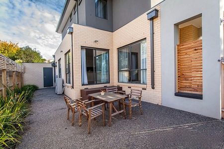 1/10 Davison Street, MITCHAM - Photo 2